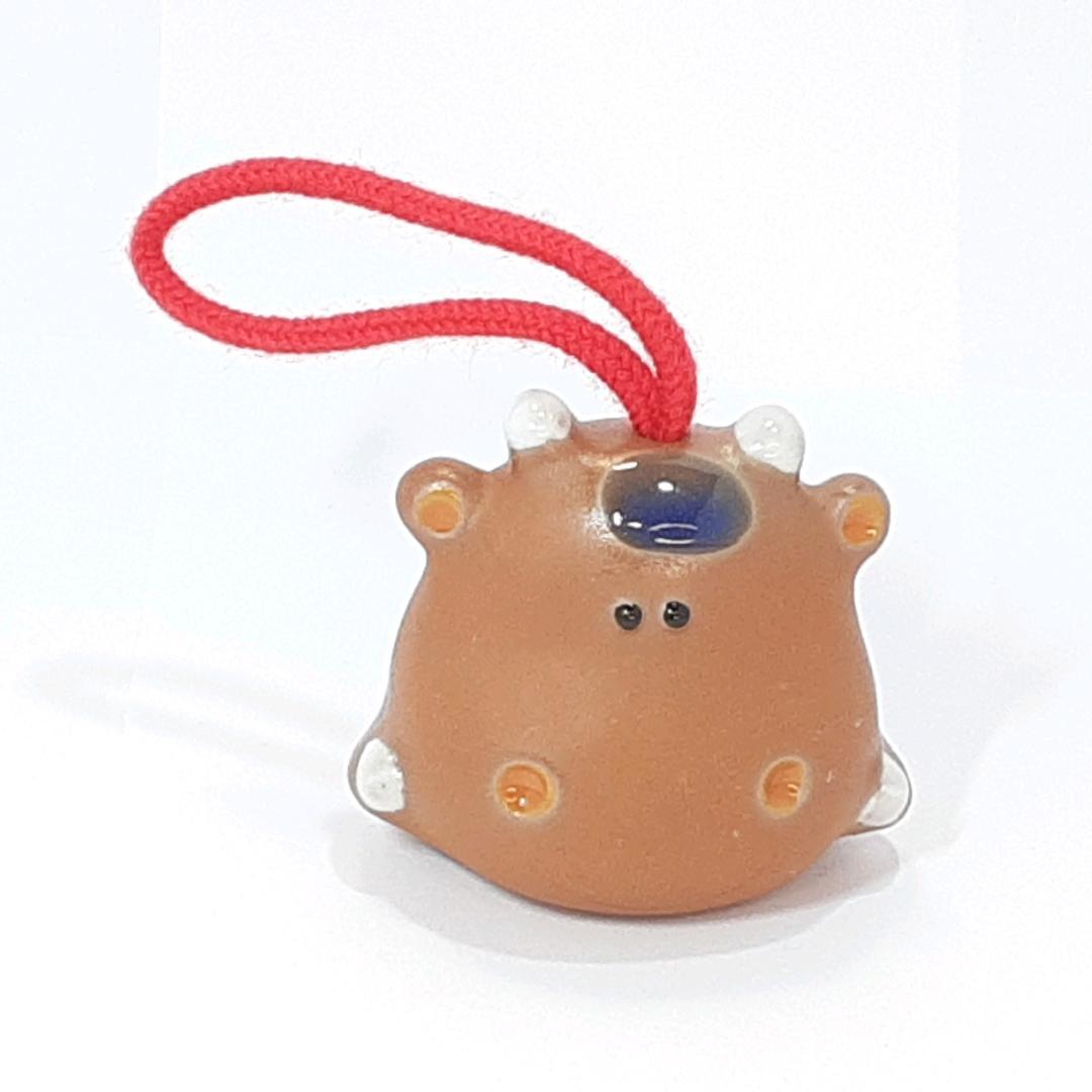 送料無料)小岩井農場 牛 観光 参拝 旅行 記念 土鈴 4x4x4cm A15741拍卖