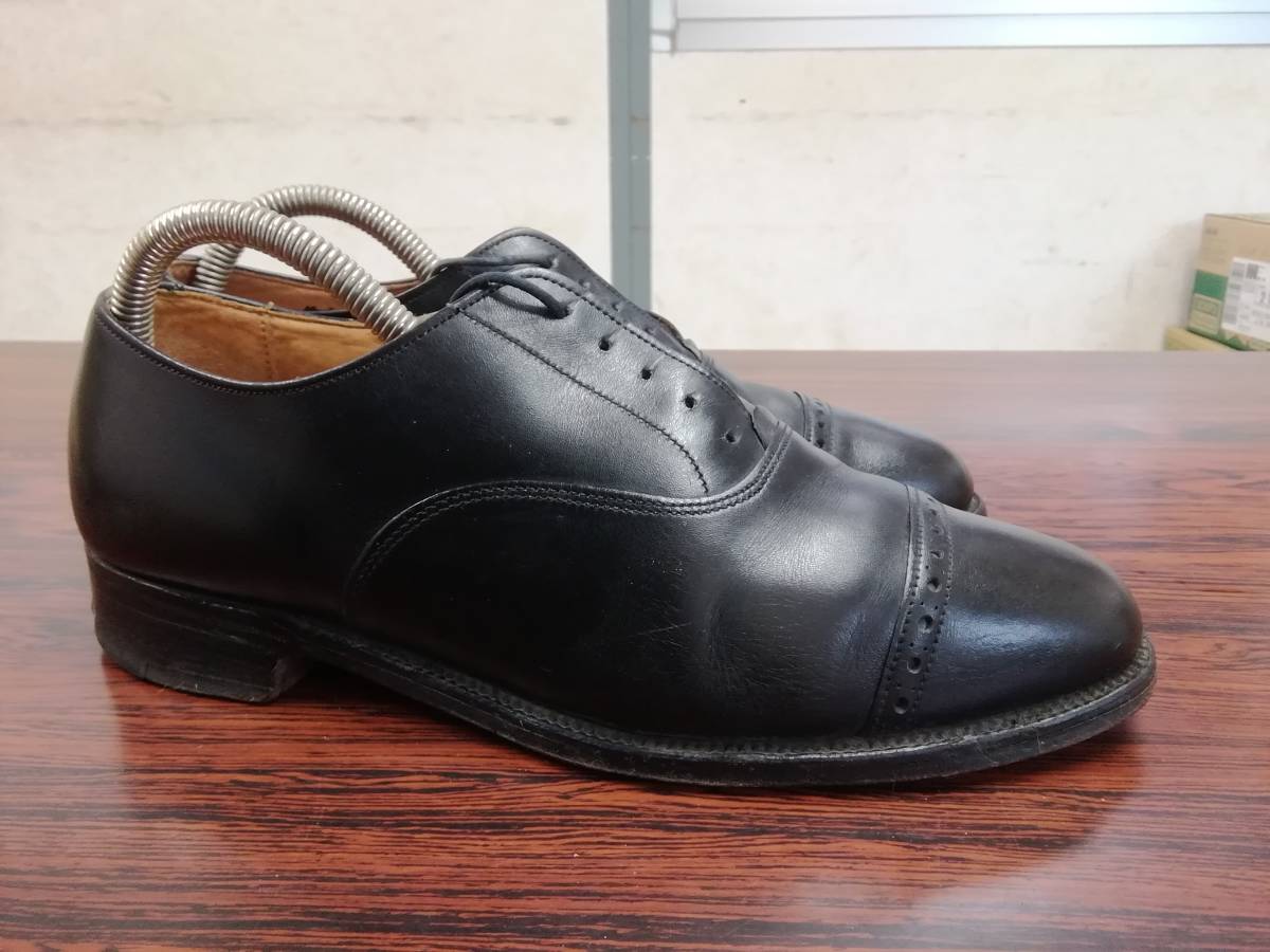エーボンハウス 英国製 ファクトリーブランド テクニック社 メダリオン ストレートチップ ブラック 紐靴 7.5 アイレット 綺麗です。拍卖