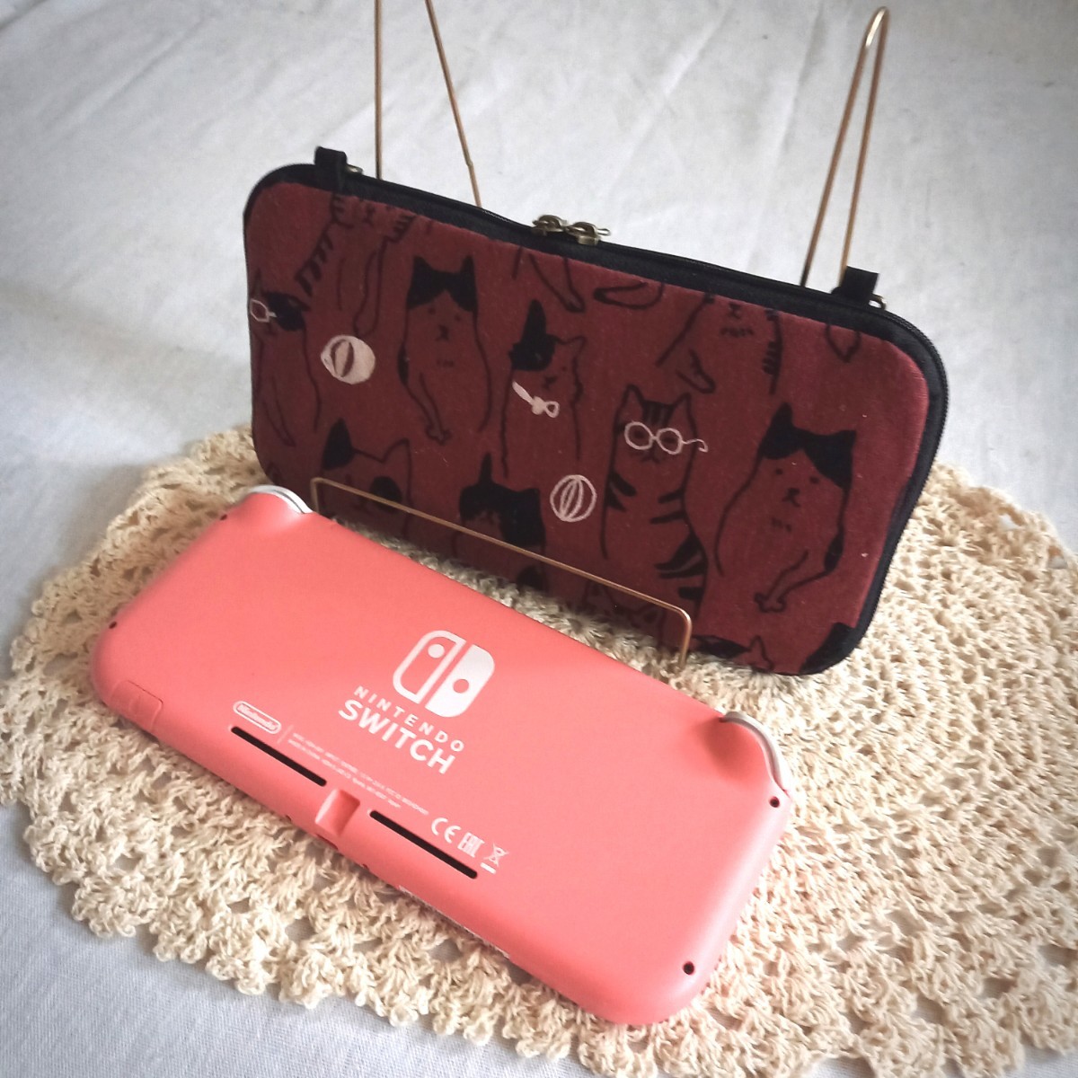 手作り☆任天堂SwitchLite対応☆濃エンジのねこちゃんのラウンドファスナーポーチ拍卖