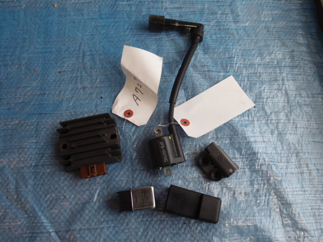 ヤマハ GEAR-2 ギア4ST レギュレーター、コイル他4点まとめて 走行極少734km実動車1台丸ごと解体部品多数出品拍卖