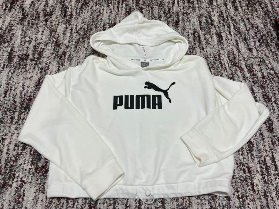 美品!Mサイズ プーマ PUMA 長袖スウェットパーカー フーディ ショート丈トップス 白ホワイト スポーツウェア トレーナージャージ拍卖