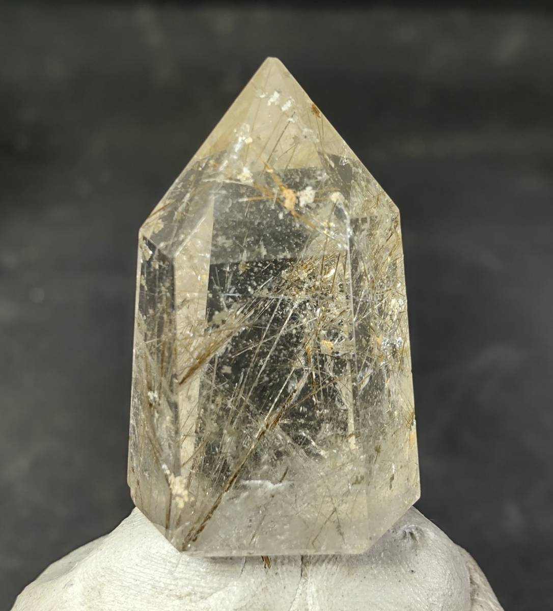 ススキ入り水晶 (研磨) 苦土電気石入り 産地 山梨県塩山市 竹森拍卖