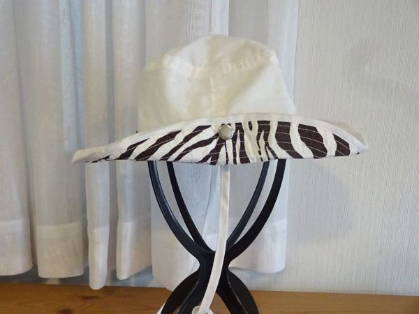 ¥ 韓国製 ¥キッズ帽子 男女兼用 迷彩柄 サハリハット 紐付 サイズ50cm キャップ 帽子 コットン帽拍卖