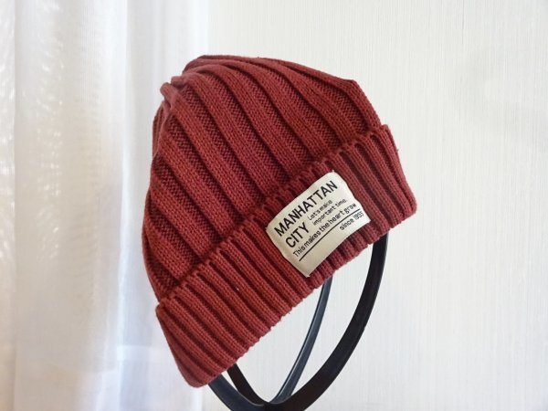 □ MANHATTAN CITY □男女兼用 ワインレッド 色 編み込みニット ニット帽 サイズ56cm〜59cm キャップ 帽子 CAP拍卖