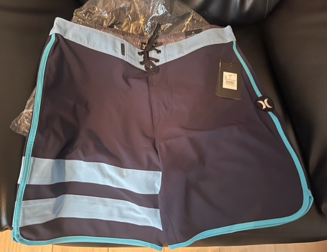 【新品未使用品】Hurley phantom ボーダーボードショーツSize : 32ハーレー Color : Navy拍卖