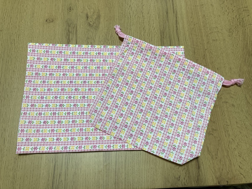 sale ☆ハンドメイド☆小学校ランチョンマット&給食袋セット 40×60センチ☆ (35)入学準備・新学期・花拍卖