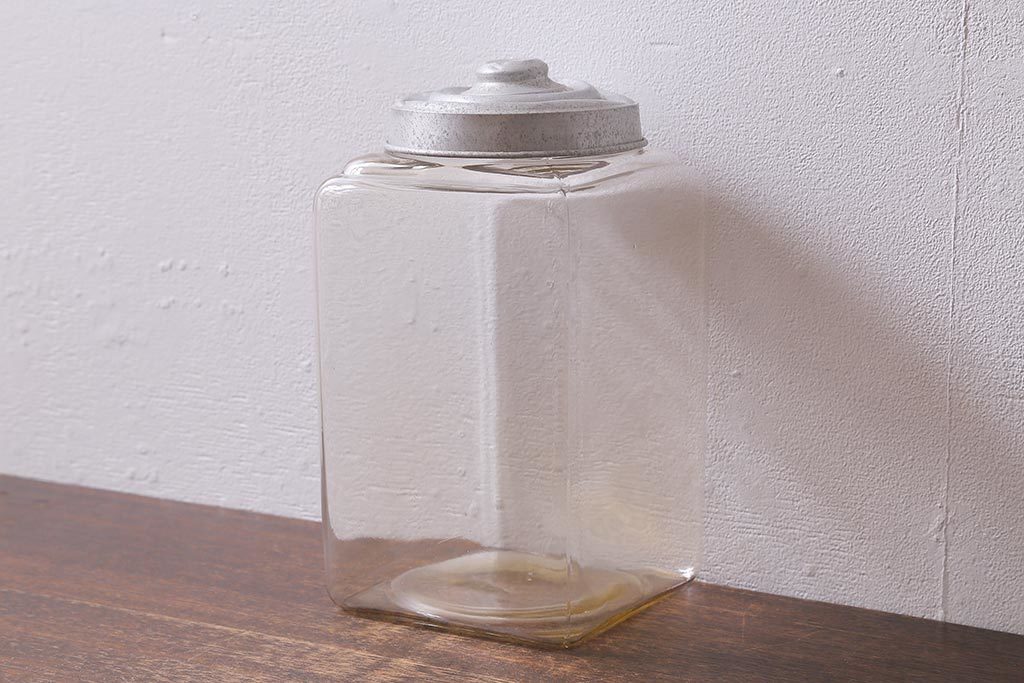 R-039661 レトロ雑貨 丸みを帯びたシルエットがレトロなガラス瓶(ガラスビン、角瓶)(R-039661)拍卖