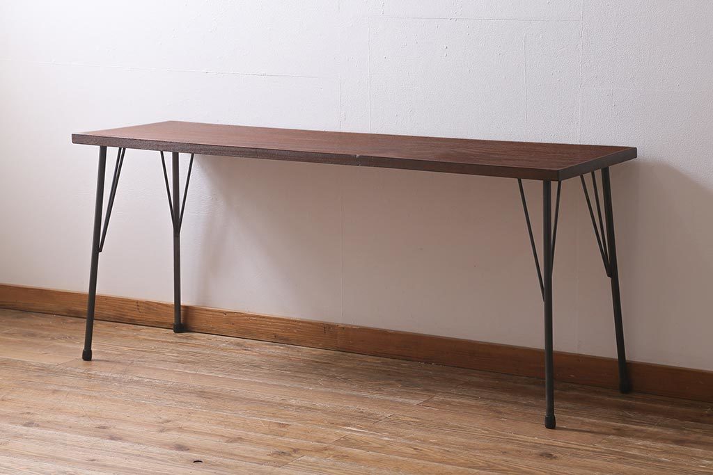 R-039964 アンティーク家具 古材一枚板リメイク ラワン材 空間をお洒落に演出する鉄脚テーブル(コンソールテーブル、作業台)(R-039964)拍卖