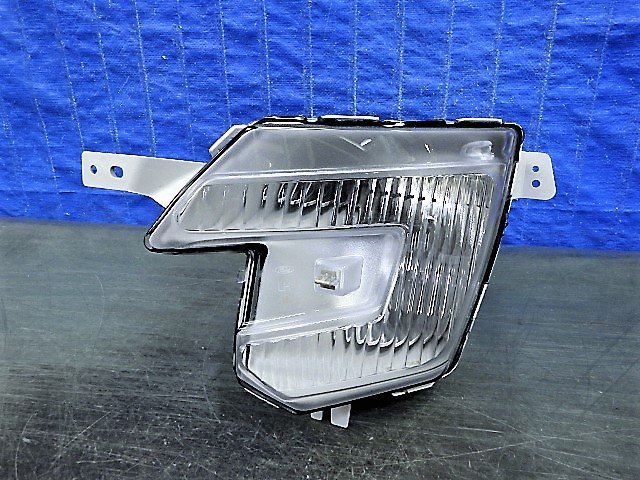 1851 フォード エクスプローラー U502 後期 左フォグ LED FB53-15A255-BB 美品拍卖