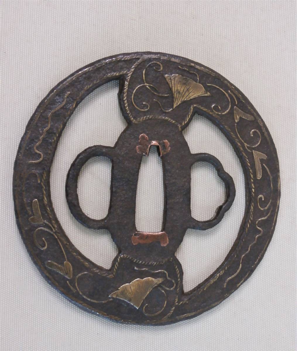 鉄鍔 時代物 刀装具 武具 刀剣 鍔 骨董 時代武具 金属工芸 Y 透かし鍔 金象嵌 日本刀 武士 コレクション アイアン 拍卖