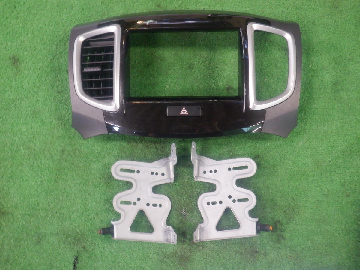 【C】三菱 デリカD2 MB15S 純正 オーディオパネル ステー付 エアコン吹き出し口片方欠品拍卖