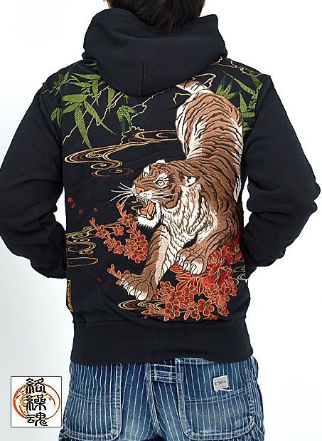 粋 信長の虎スウェットパーカー◆絡繰魂 ブラックLサイズ 233075 和柄 和風 トラ 刺繍 からくり拍卖