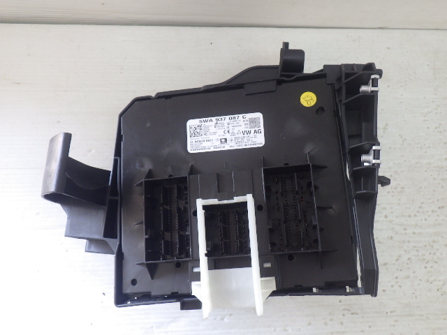 【Y0254】 美品 中古 アウディA3 AudiA3 8Y 30TFSI 3AA-GYDLA 2022年1月 BCM ボディコントロールモジュール 5WA 937 087 C 即決拍卖