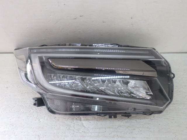 【Y0352】 RP3 RP4 RP5 ステップワゴンスパーダ 後期 クールスピリット 右 ヘッドライト ブラックメッキ KOITO 100-62282 打刻J4 中古 即決拍卖