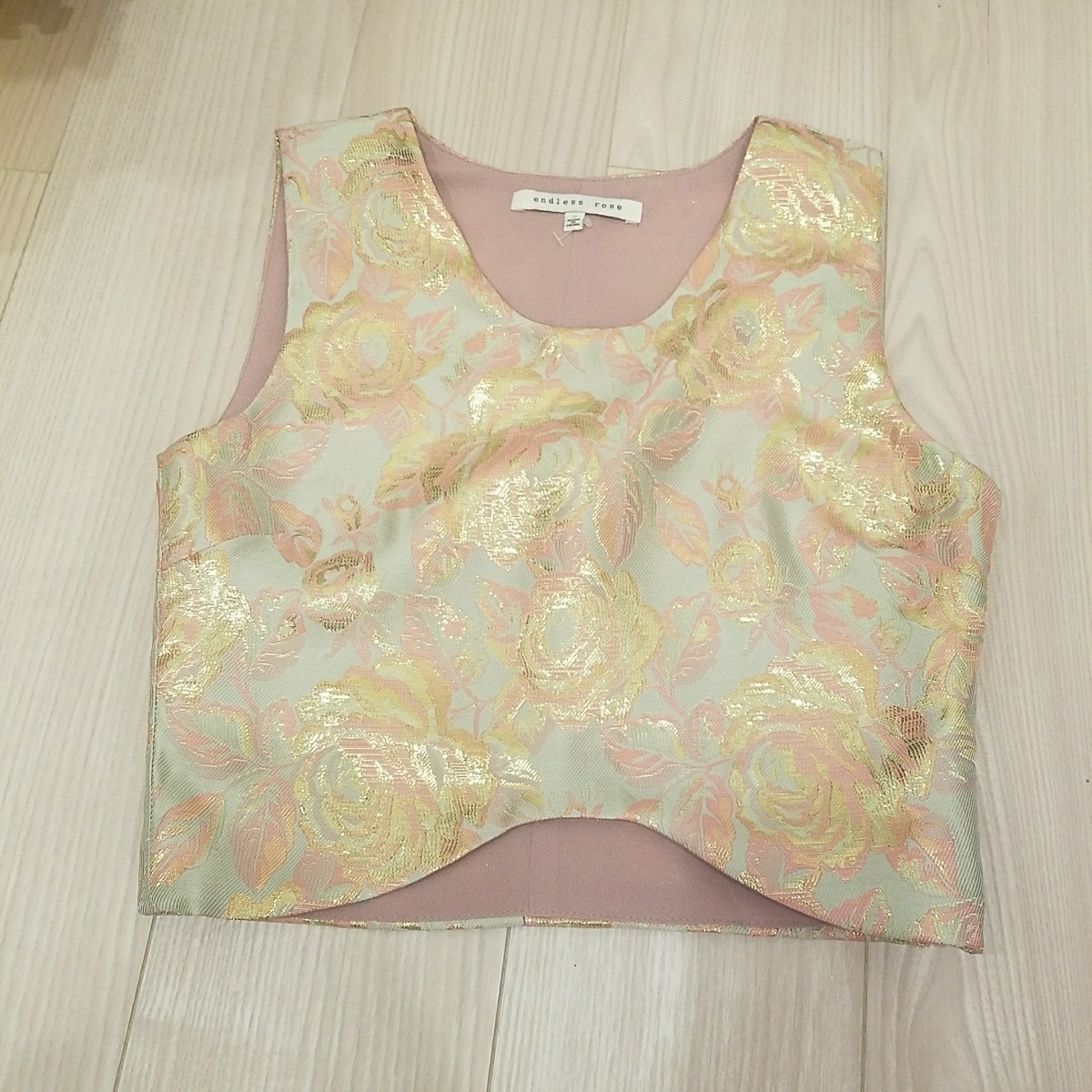 ナルシスラグズユナイト新品インポートメタリックキラキラ花柄チビショート丈タンクトップス拍卖