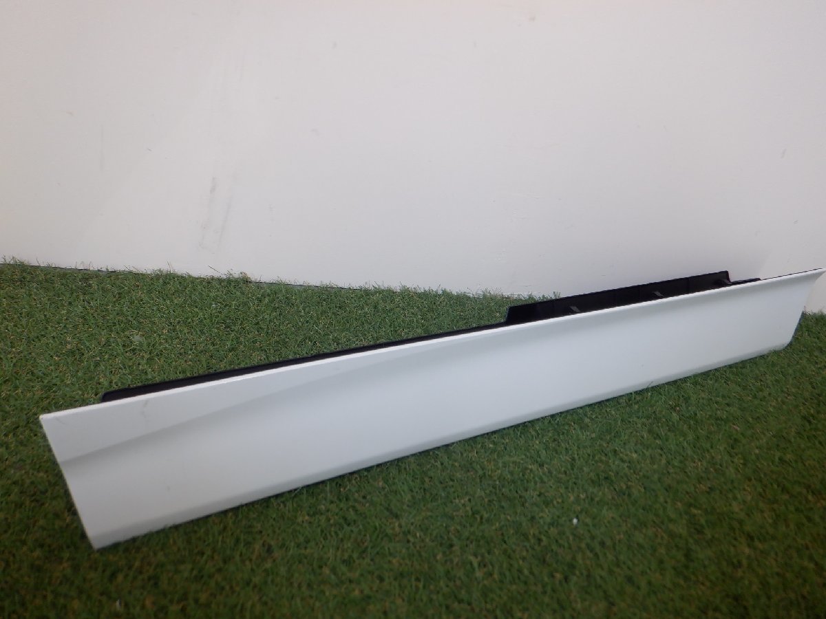 純正 ZWR90W ZWR95W MZRA90W MZRA95W 90 ノア ヴォクシー 76904-V1020 ドアパネル プロテクター フロント 左側 パールホワイト070 23-8-121拍卖