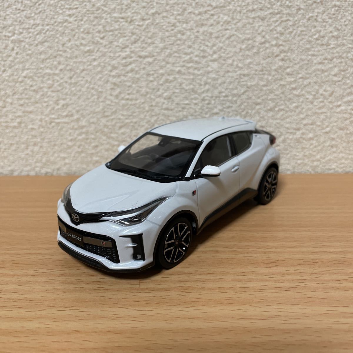 ◇【特価品】【発送は土日のみ】1/30 C-HR GR SPORT カラーサンプルミニカー ◇拍卖
