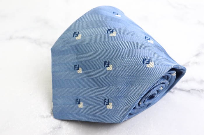 フェンディ シルク ズッカ柄 小紋柄 伊製生地 高級 イタリア製 ブランド ネクタイ メンズ ネイビー FENDI拍卖