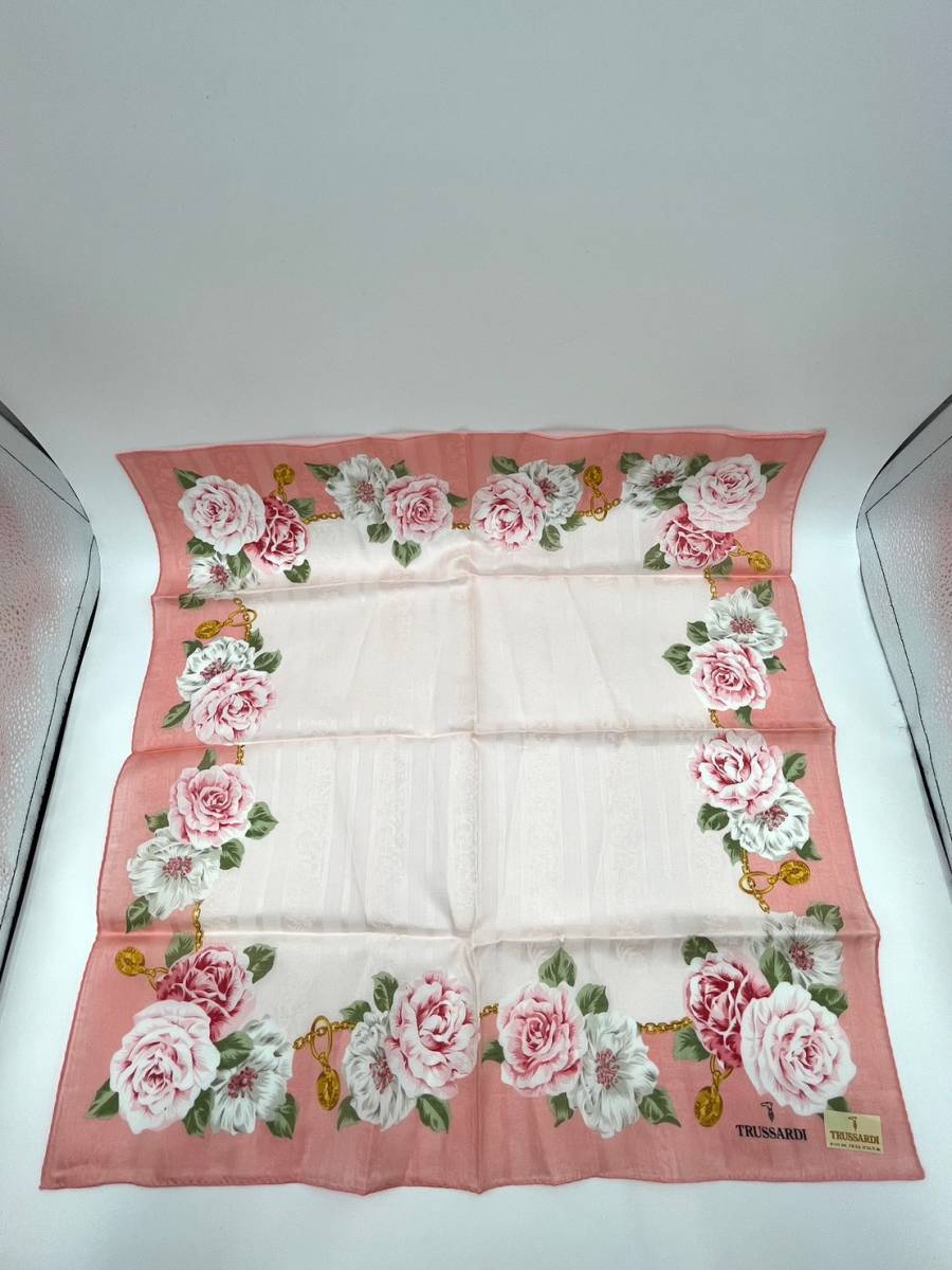 【シール付き未使用品】TRUSSARDI トラサルディ ハンカチ バンダナ ピンク系 花柄 バラ コットン 綿 100% W51 H51拍卖