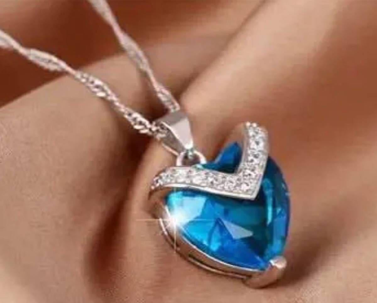 シルバー925/2Ctクオーツブルートパーズハートペンダント拍卖