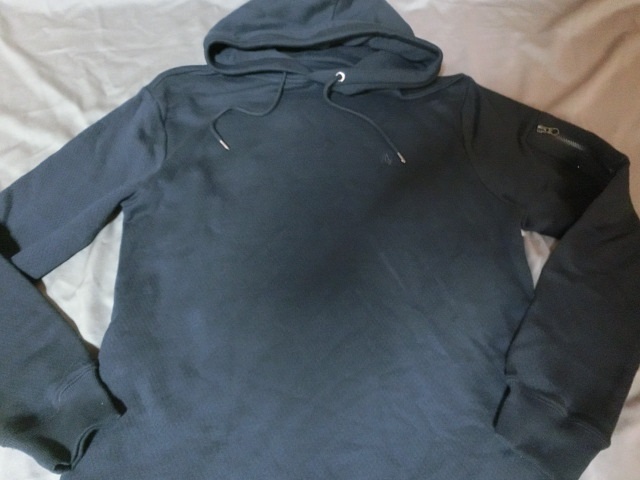 USA購入 人気アメカジブランド ボルコム【VOLCOM】袖肩ジップ式 小ポケット付【VOLCOM STONE】ロゴ刺繍入りプルオーバーパーカーUS M BLK拍卖