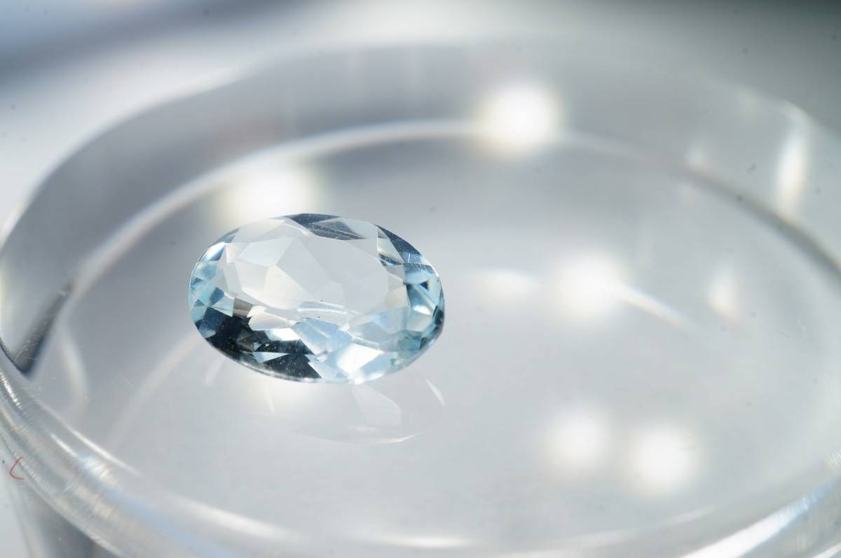 【特別価格!早い者勝ち】希少!【高級宝飾品用ルース】透明度抜群のアクアマリン極上ルース0.60ct甲府で研磨製作拍卖