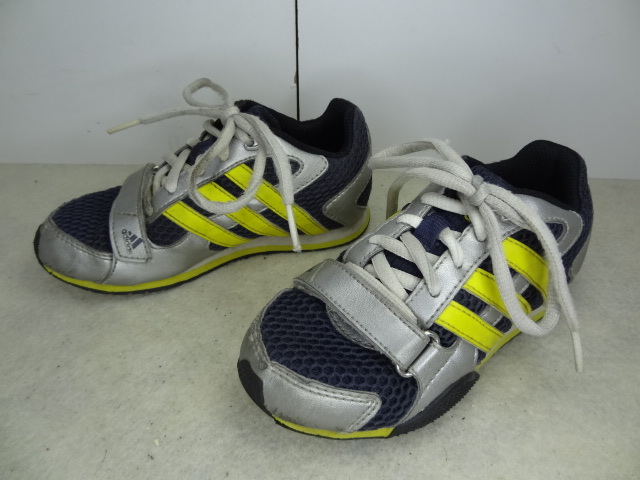 全国送料無料 レアモデル!!アディダス adidas 子供靴キッズ男&女の子 前ストラップ付 紺X銀X黄ライン ランニングスニーカーシューズ 17cm拍卖