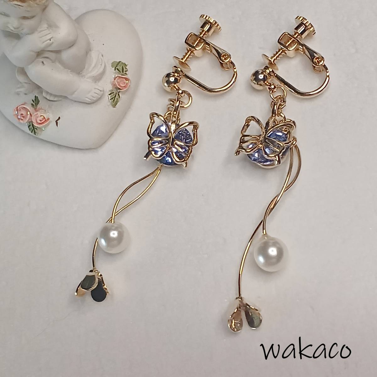 ハンドメイド・クリスタル蝶とゆらゆら花のスイングイヤリング拍卖