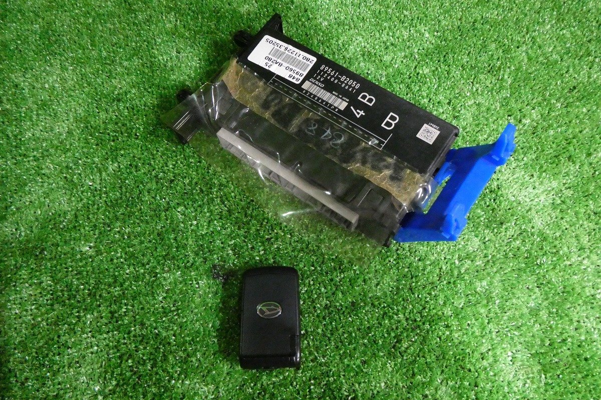 【A58687】◇ムーヴ LA100S エンジンコンピューター 89561-B2050拍卖