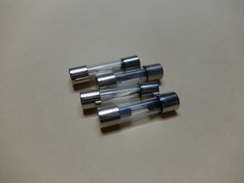 即決送料込 RZ250 RZ350 管ヒューズ 25mm 4本セット RZ250R RZ350R TZR250 XJ400 XJ550 XJ750 XS650 4L3 4UO 29L 51L 1KT 3HM 1XG 29K 1UA 拍卖