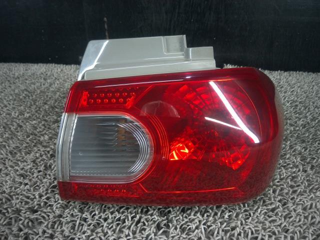 ☆H18年 ソニカ RSリミテッド L405S 右テールランプ コイト 220-51856 81550-B2150拍卖