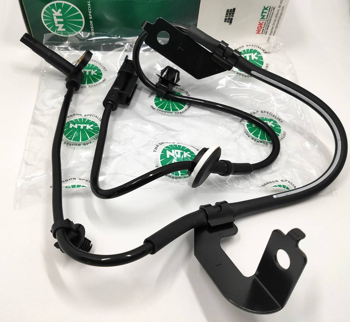 (送料込) JEEP ジープ COMPASSコンパス PATRIOTパトリオット フロント左側ホイールスピードセンサーABS【NTK(=NGK)製・新品】拍卖