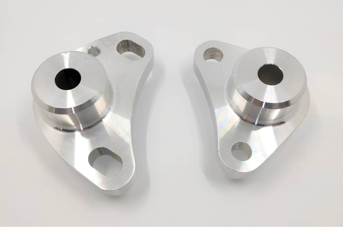 (送料込) IPD製品 ボルボ V70 XC70 S60 S80 XC90 ストラットブレスマウント左右セット【IPD製・新品】拍卖