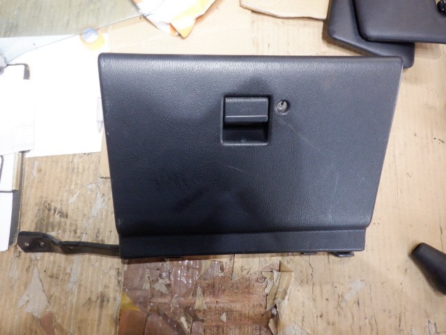 セリカ ST162C 純正 グローブボックス 43784/b1拍卖