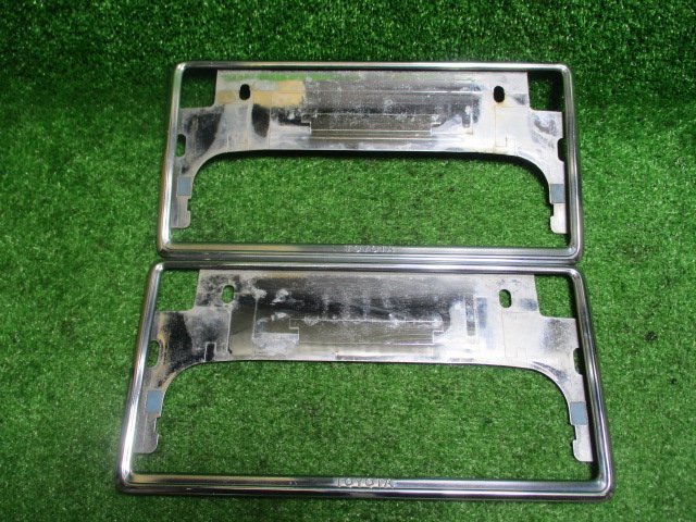 2012/7 アクア DAA-NHP10 ナンバーフレーム トヨタ純正 メッキ 2枚セット拍卖