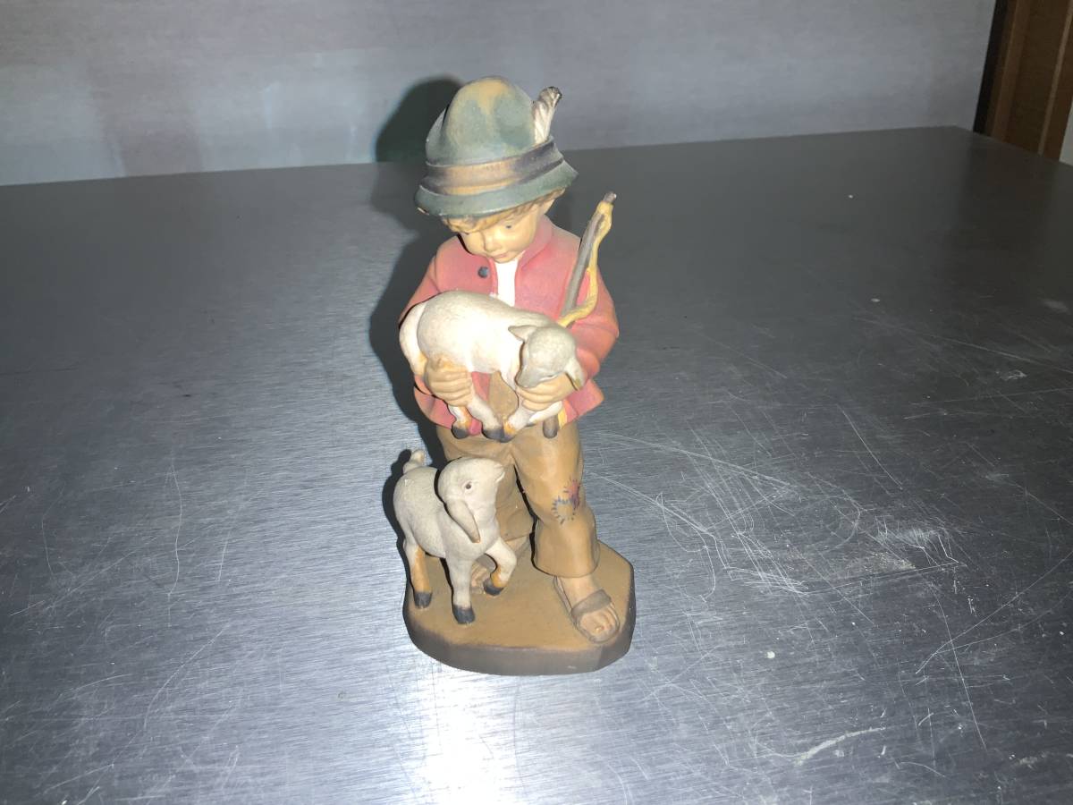 ◇ ヨーロッパ 土産 伝統工芸品 少年と羊 手作り・彫刻 6,5cm15cm ◇ 購入時 199 拍卖