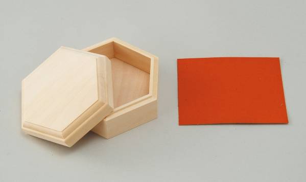 30006★美術教材★制作素材★木製六角形のおしゃれな小箱★トールペイント★彫刻○拍卖