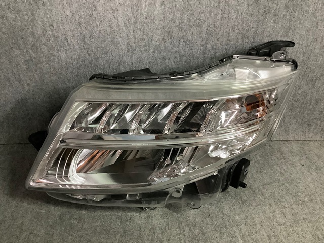 4298-Z1-4 ルーミー M900A M910A 後期 ヘッドライト LED 左 ☆拍卖