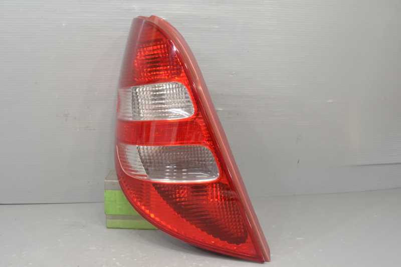 ベンツ A170 右ハンドル 前期(169032) 純正 破損無 取付OK 動作保証 左 テールランプ テールライト A169 820 03 64 k074753拍卖