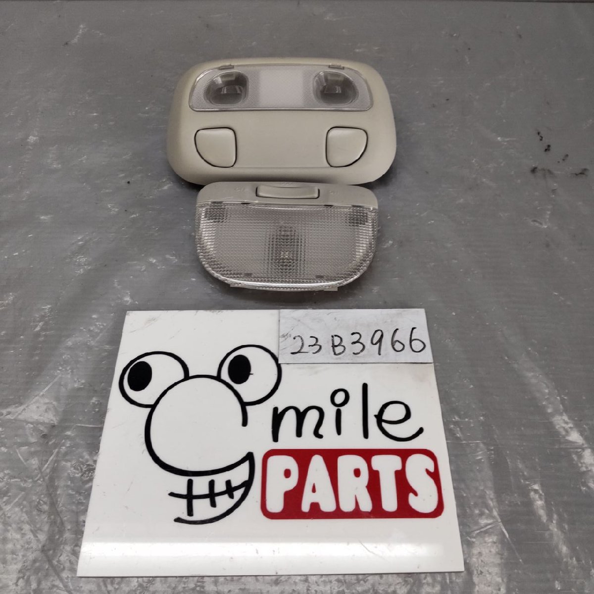 GP3 インプレッサ 純正 ルームランプ2個 1D3-5-4/23B3966*同梱不可拍卖