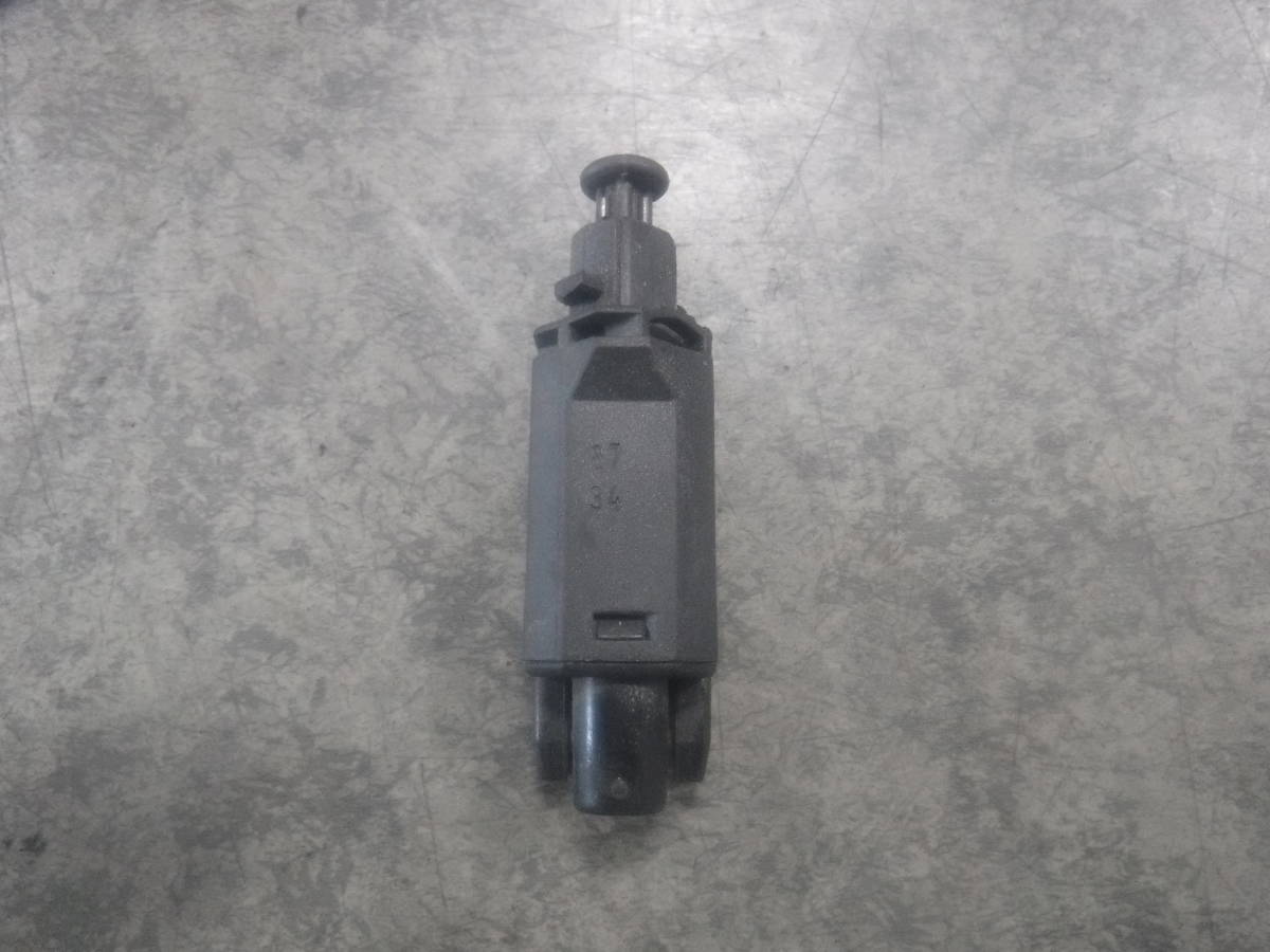 VWゴルフⅡフォルクスワーゲン19RVゴルフ2純正CLIブレーキランプ ブレーキペダル ストップランプ スイッチ191945515ブレーキ ランプ拍卖