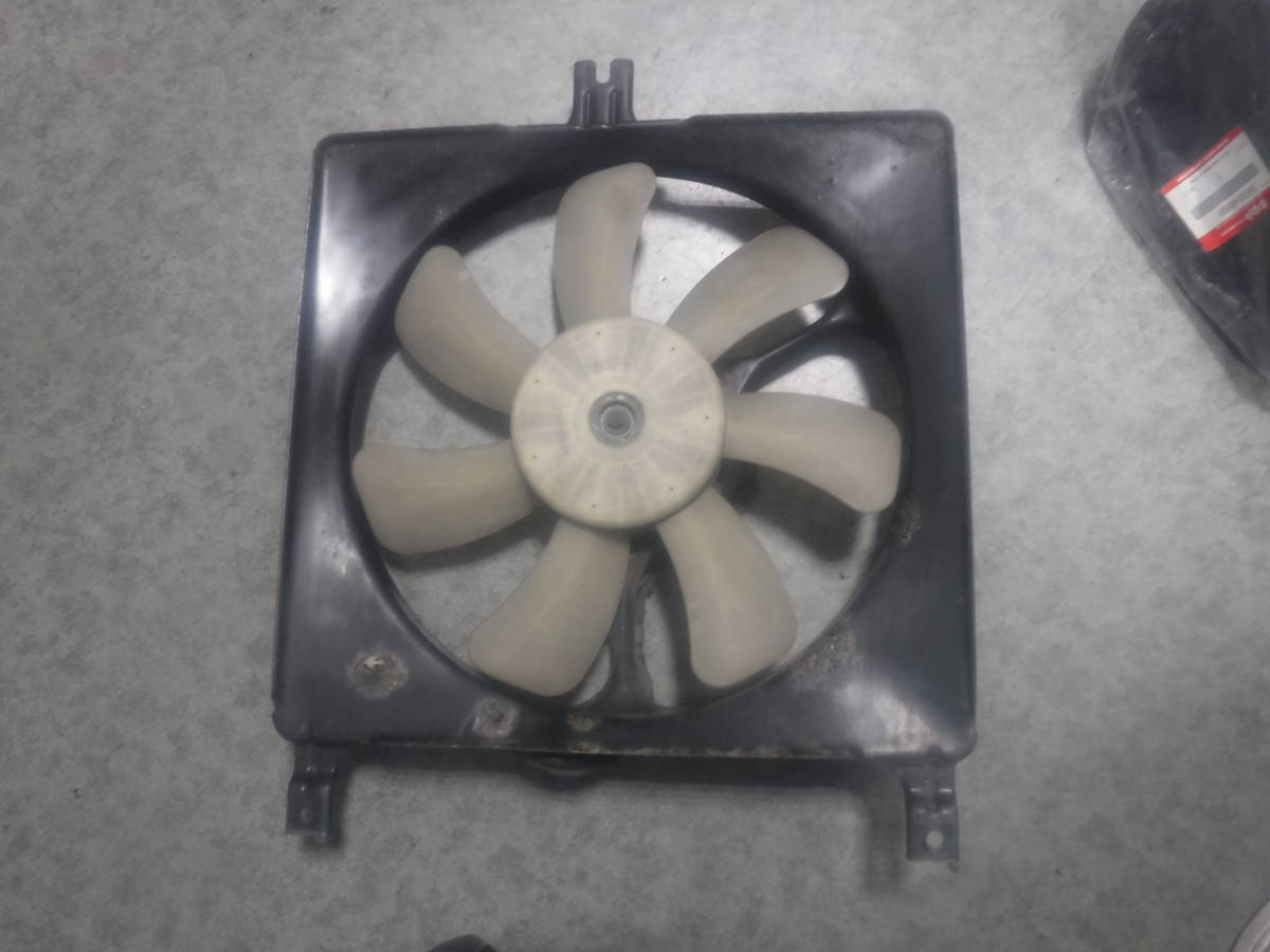 スズキMH21SワゴンRリミテッドMH22S純正ラジエーター電動ファン純正ラジエター冷却ファン ラジエーターファン即決即日発送可能!!拍卖