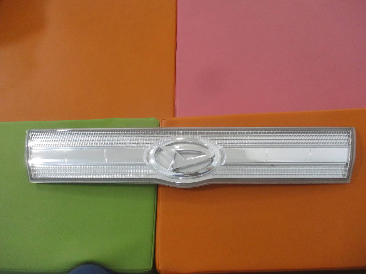 タントカスタムL375SフロントグリルL385Sラジエターグリル前期ラジエータグリル53105-B2050ボンネット グリル純正 ラジエーター グリル拍卖