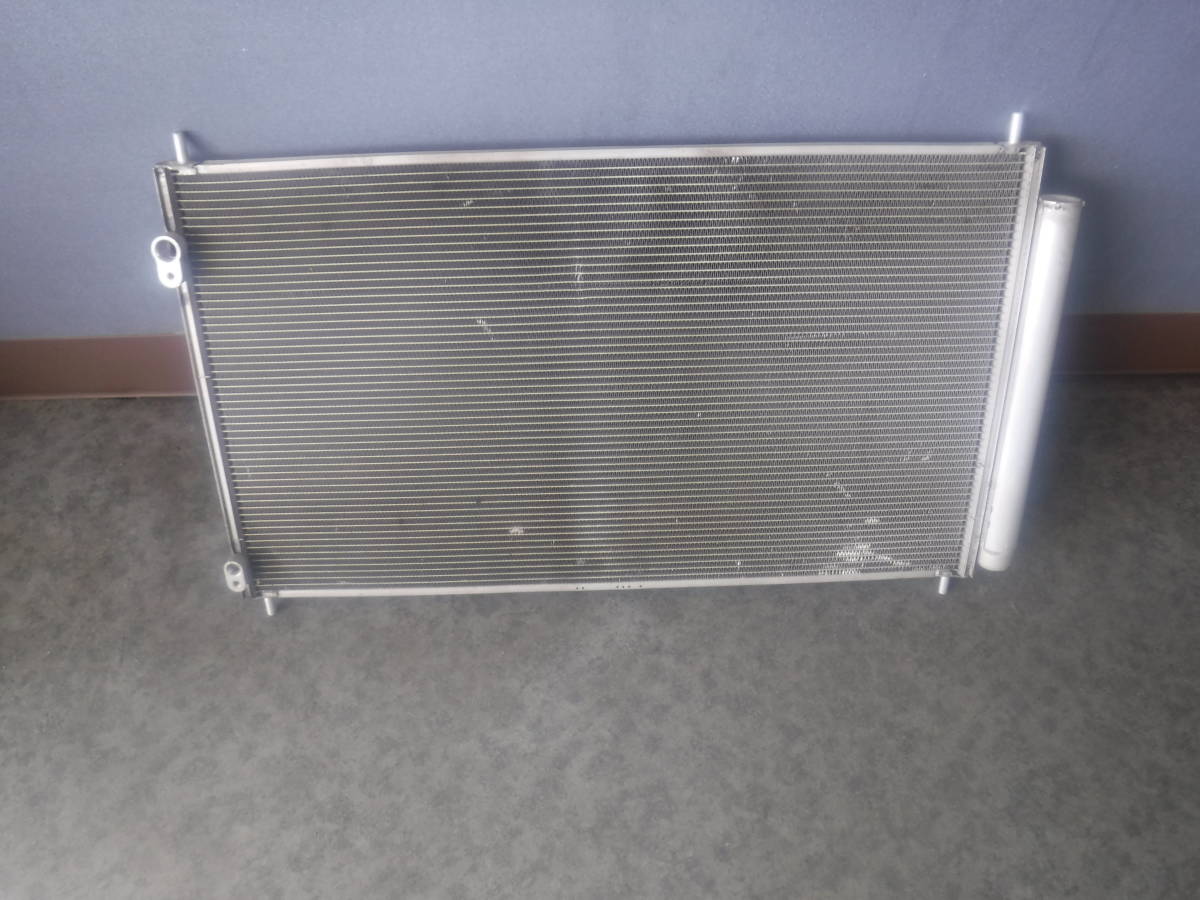 トヨタNHP10アクア純正エアコンコンデンサーACクーラー コンデンサー エアコン即決即日発送可能!! 拍卖