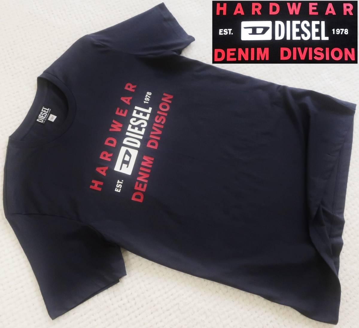 新品★ディーゼル DIESEL★ネイビー グラフィック Tシャツ★ホワイト レッド ロゴ プリント 紺 XL★DENIM DIVISION☆318拍卖