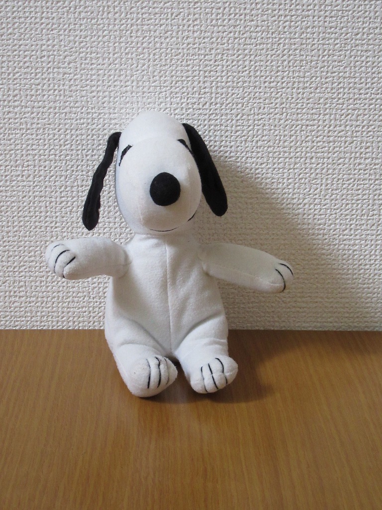 【23-5】スヌーピー お座り ぬいぐるみ 小さめ 約15cm(座った状態) レトロ 汚れあり拍卖