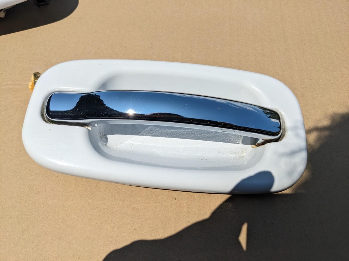 エスカレード 02 アウターハンドル リア 右 ホワイト拍卖