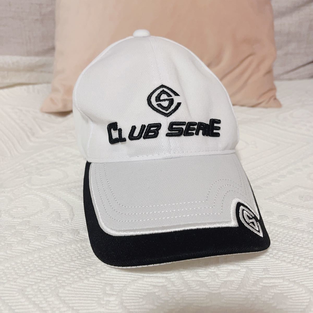 即決★クラブセリエ CLUB SERIE 帽子 ゴルフ キャップ ホワイト×ブラック 未使用 自宅保管品 散歩 ランニングにも拍卖