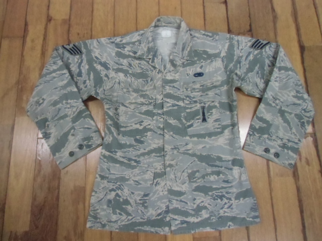 h-9 ミリタリー サバゲー 米軍放出品 AIR FORCE 迷彩服 作業服 ジャケット シャツ アメカジ カモフラ コンバット コスプレ 36L Sサイズ拍卖