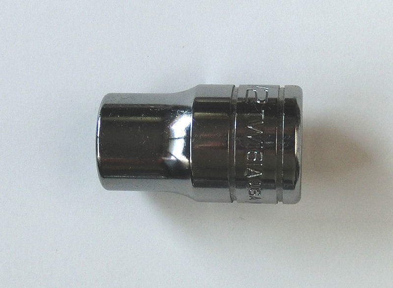 長期在庫の為特価 Snap-on (スナップオン) 1/2 (12.7mm) 差込み インチサイズ6角 スタンダードソケット1/2 TW161A 並行輸入 未使用品 即決拍卖